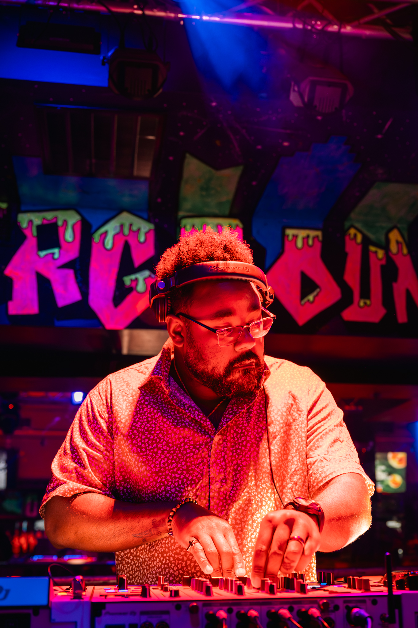 Frequency 51 Underground — booth in motion
